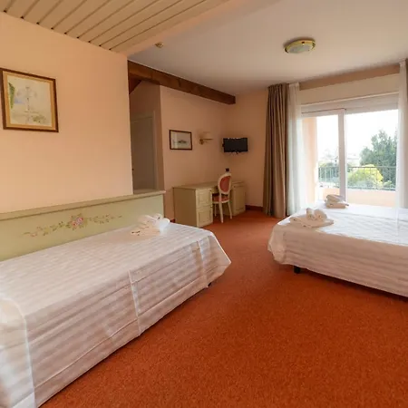 デッラ トーレ ストレーザ