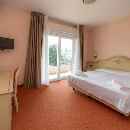 Della Torre ستريزا