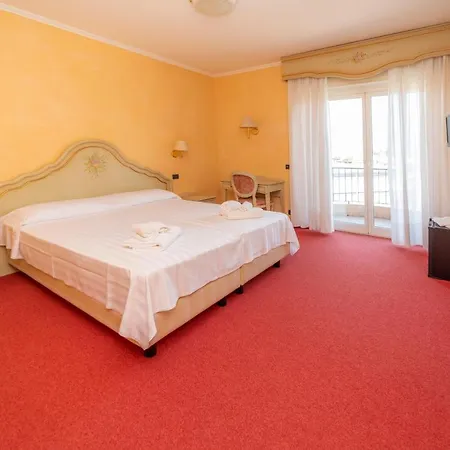 デッラ トーレ 3* ストレーザ