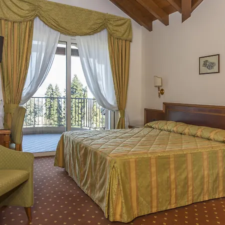 デッラ トーレ 3*