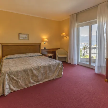 デッラ トーレ ホテル ストレーザ